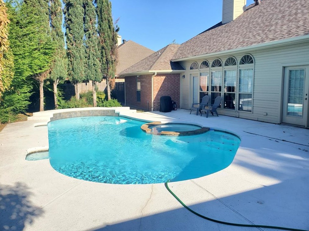 2609 Classic Ct E, Bedford, TX 76021