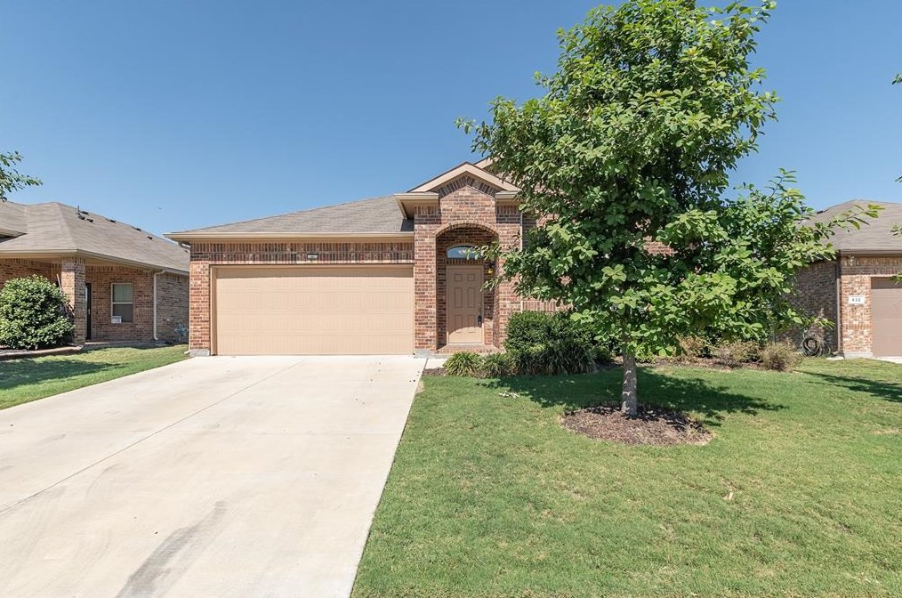 428 Spring Dr, Fort Worth, TX 76131