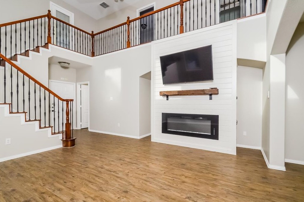 9917 Lexington Dr, Aubrey, TX 76227