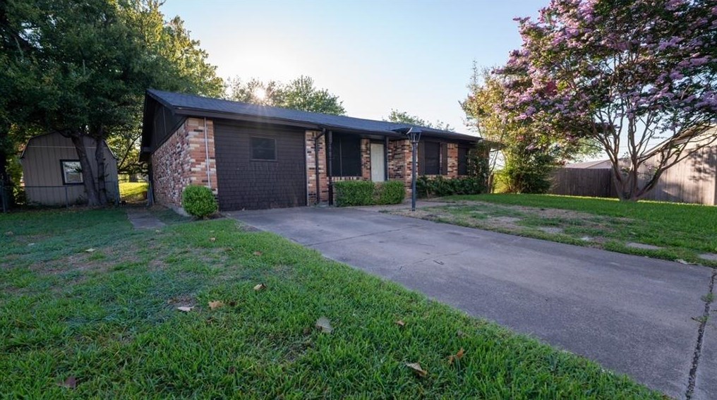 2422 Sue Cir, Mesquite TX exterior