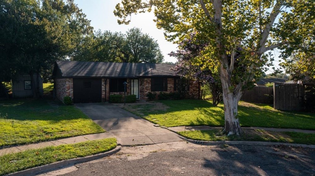 2422 Sue Cir, Mesquite TX exterior