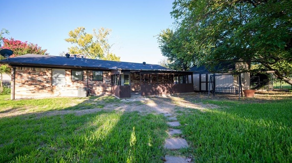 2422 Sue Cir, Mesquite TX exterior