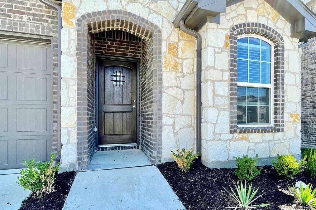 2121 Callahan Dr, Forney, TX 75126