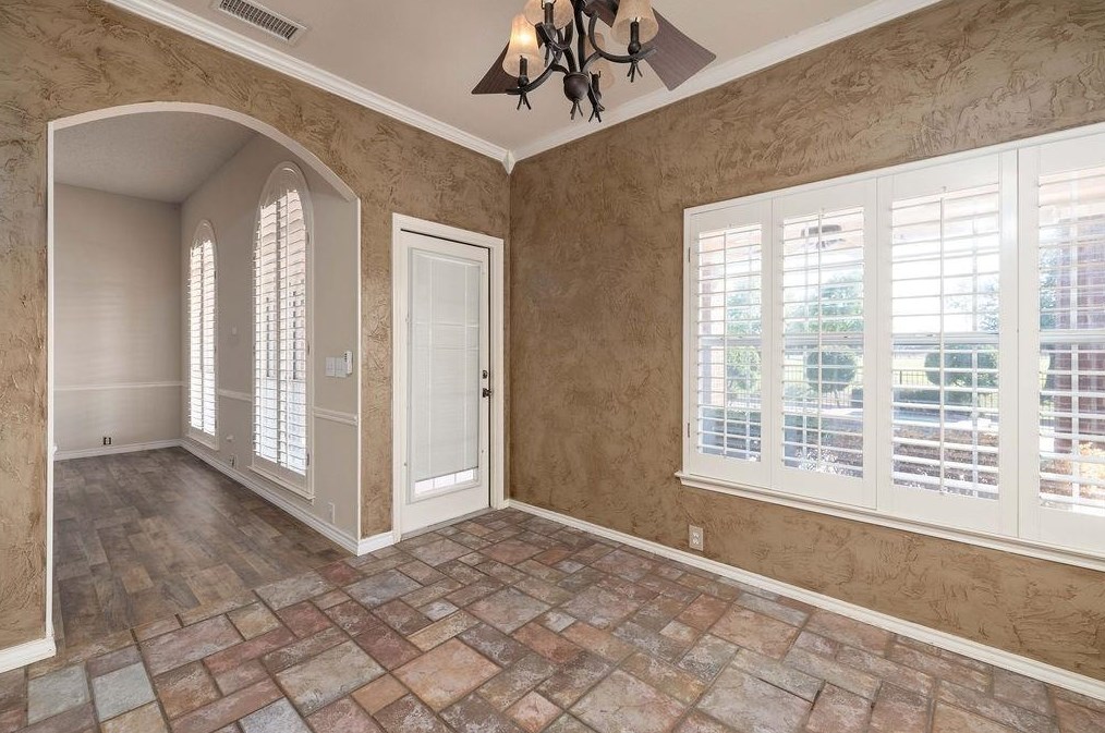 1209 Woodthorpe Dr, Mesquite TX 75181-3513 exterior