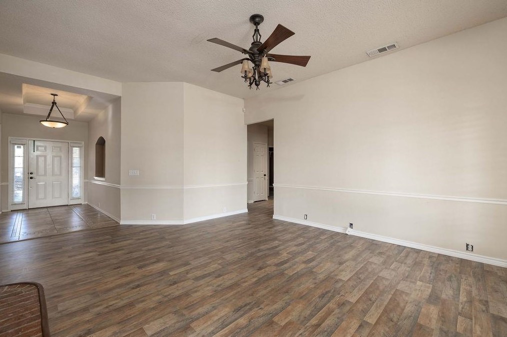 1209 Woodthorpe Dr, Mesquite TX 75181-3513 exterior