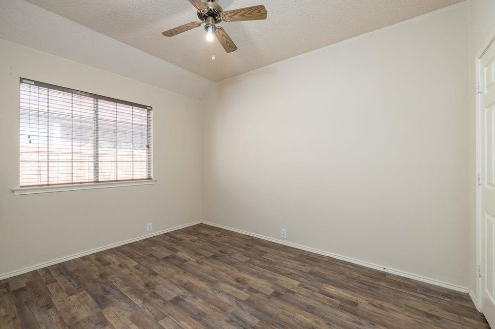 1209 Woodthorpe Dr, Mesquite TX 75181-3513 exterior