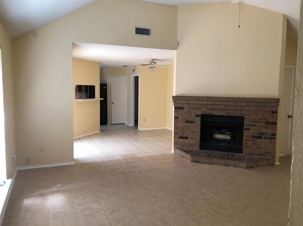 1213 Old Barn Ln, Mesquite TX  75149-6823 exterior