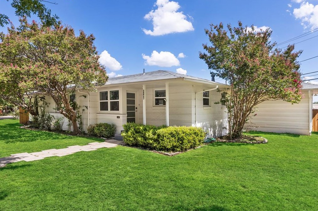 2146 Leander Dr, Dallas, TX 75211-1838