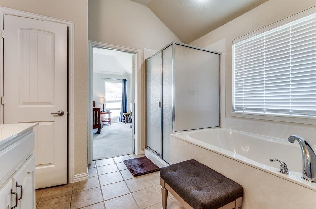 2736 Las Ventanas Trl, Fort Worth TX  76131-2807 exterior