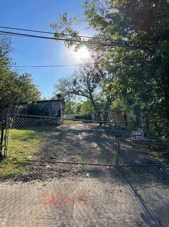 2317 Kenesaw Dr, Dallas TX  75212-4537 exterior