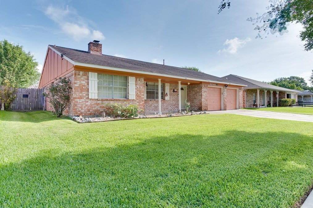 5218 Meadow Crest St, Morgans Point, TX 77571