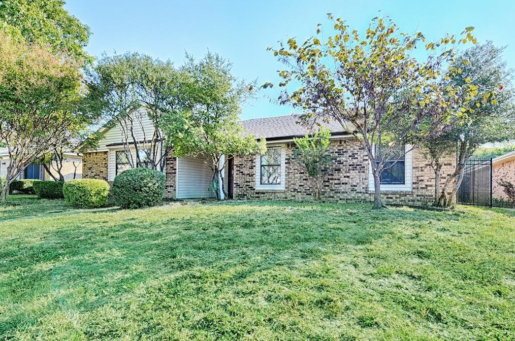 416 Plantation St, Mesquite, TX 75150-4702