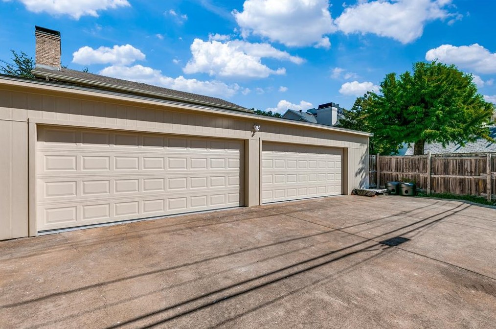 3657 Mcfarlin Blvd, Dallas TX  75205-1831 exterior