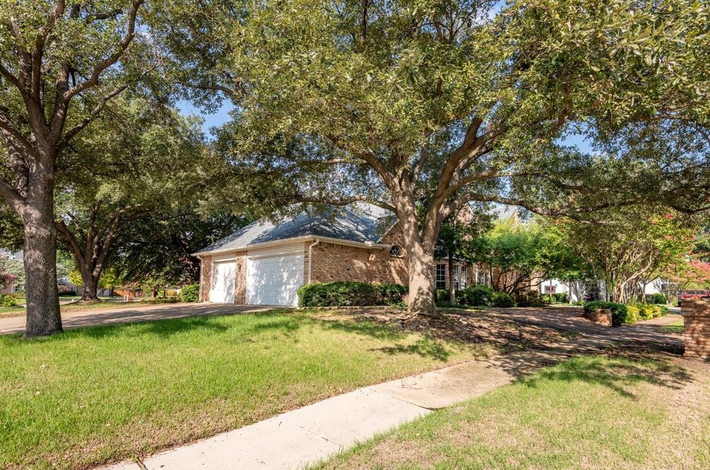 3500 Woodhaven Dr, Dallas, TX 75234-5157