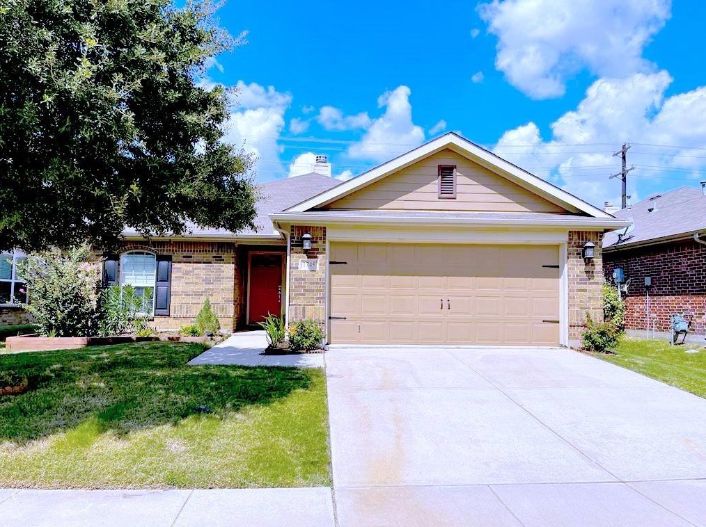 1745 Shoebill Dr, Oak Point, TX 75068