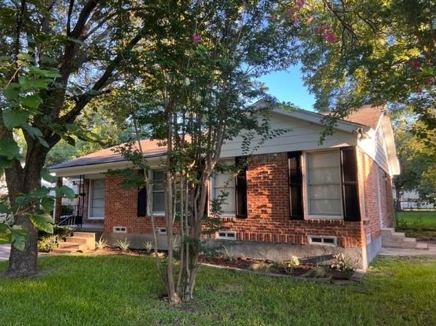 5915 Overlook Dr, Dallas, TX 75227