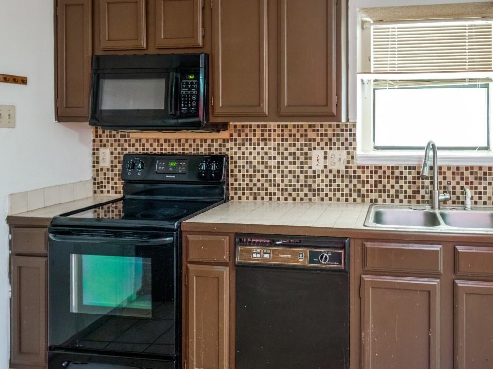 920 Old Barn Ln, Mesquite TX 75149-6868 exterior