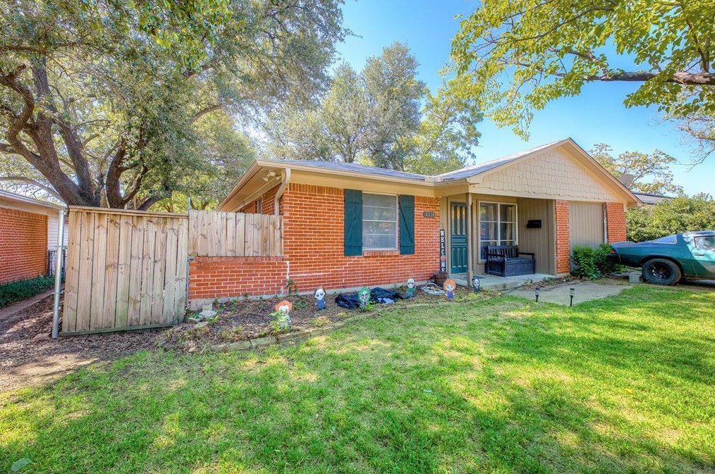 2314 Loyce Dr, Mesquite, TX 75149-1339