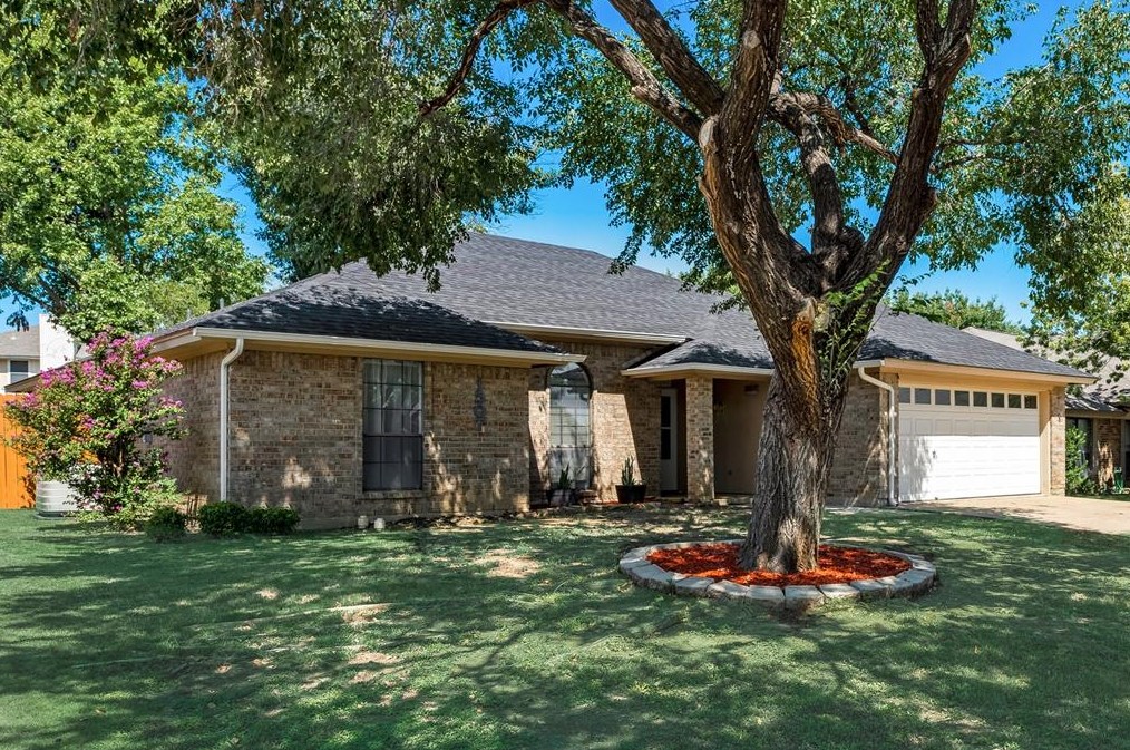 1507 Stratford Dr, Midlothian, TX 76063