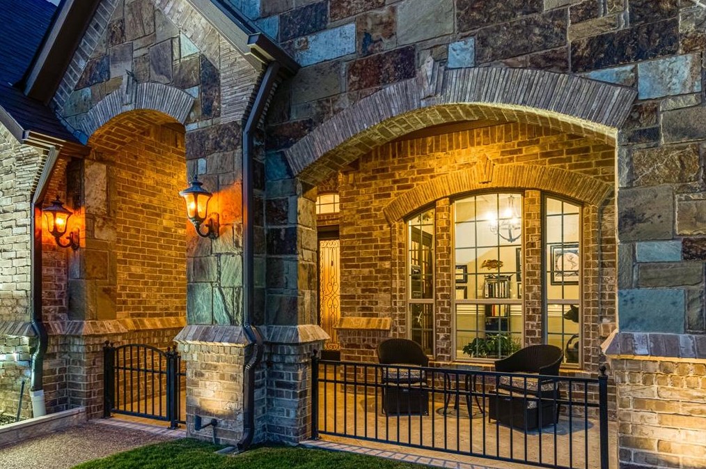 717 Crater Lake Cir, Keller, TX 76248-9709