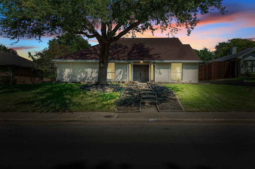 4827 Hollow Ridge Rd, Dallas, TX 75227-2957