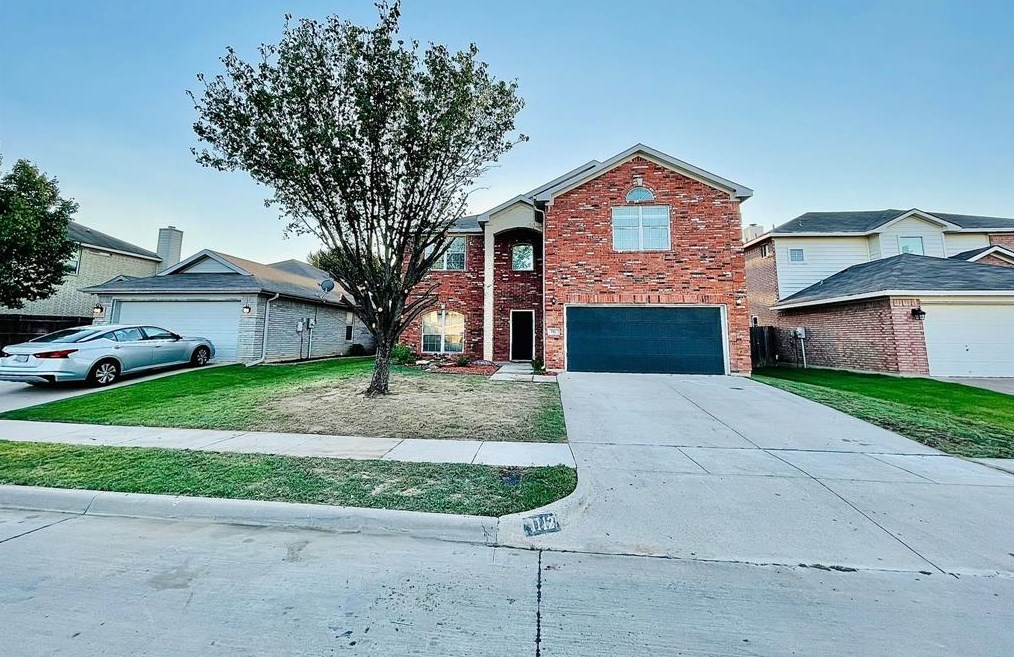 1112 Sunny Creek Ln, Euless, TX 76040