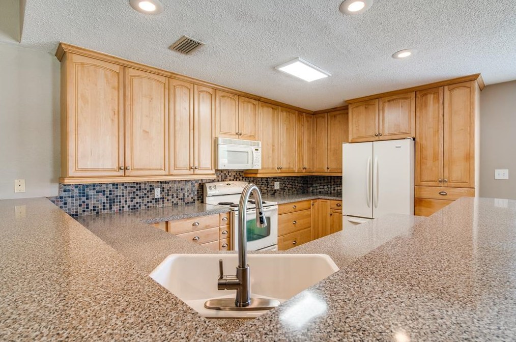 7217 Montego Dr, Rowlett TX  75089-3527 exterior