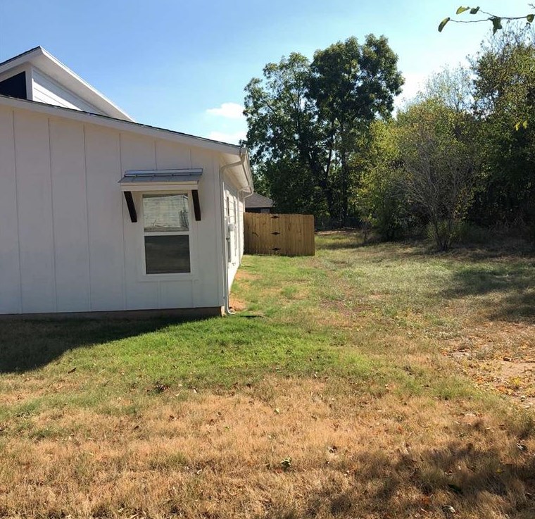 1036 W Coffin St, Denison, TX 75020