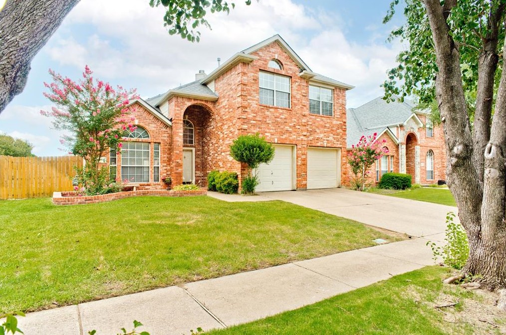 5376 Lake Chelen Dr, Fort Worth, TX 76137