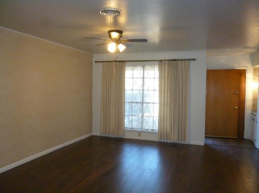 1121 Patricia Dr, Sherman, TX 75090