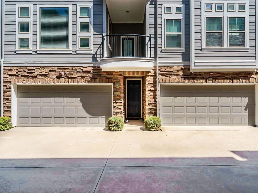 2326 Stutz Dr #113, Dallas, TX 75235