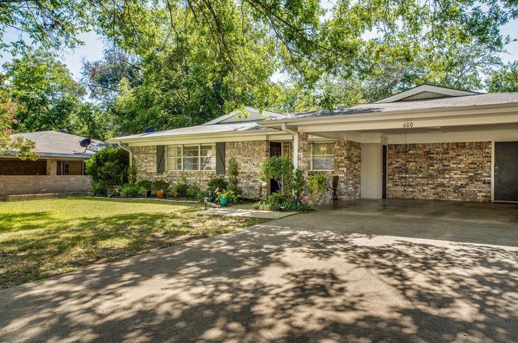 600 38th St, Corsicana, TX 75110-2479