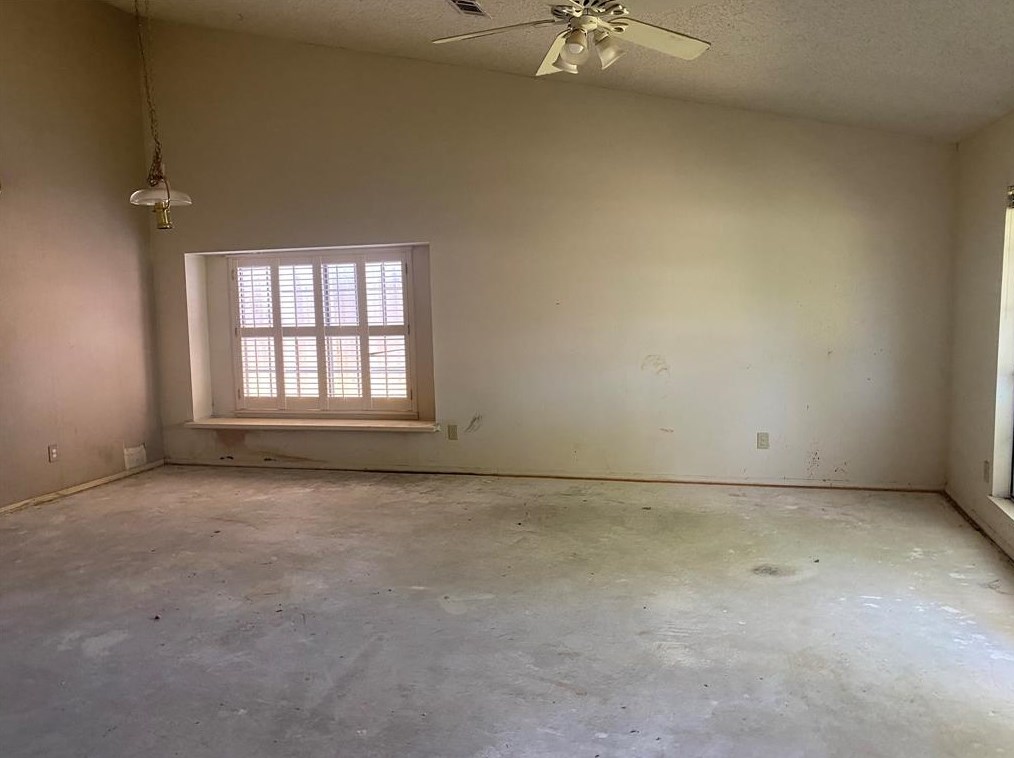 9406 Willard St, Rowlett, TX 75088-4455