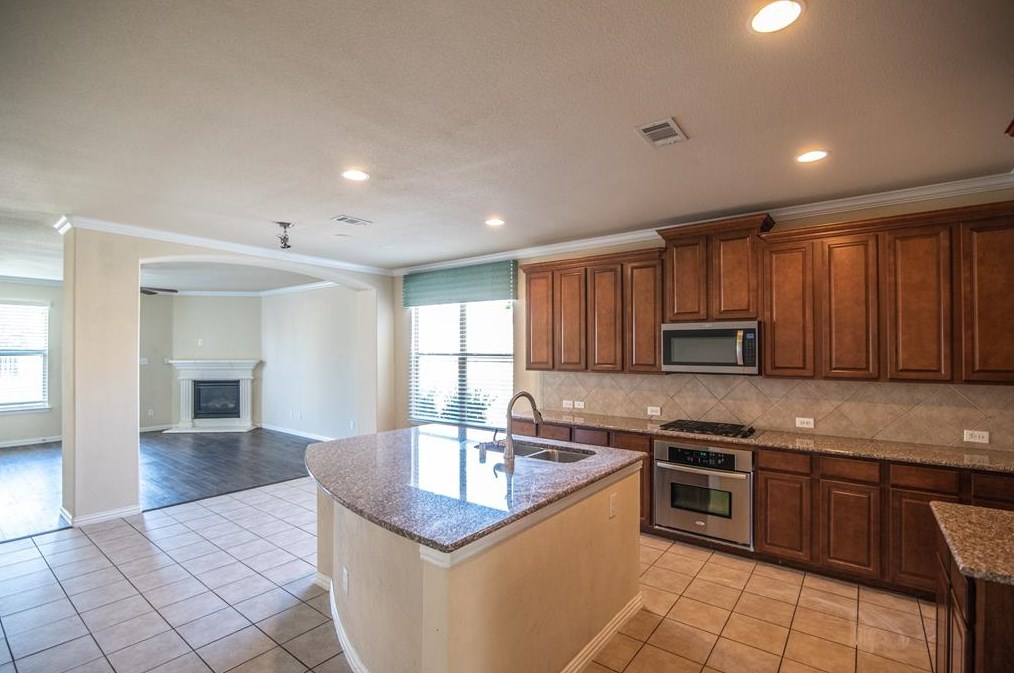 8200 Choctaw Ln, Mckinney TX  75070-7036 exterior