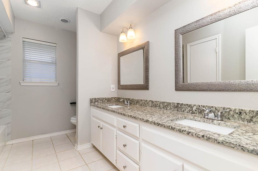 10117 Morgan Mdw Ln, Dallas TX 75243-2617 exterior