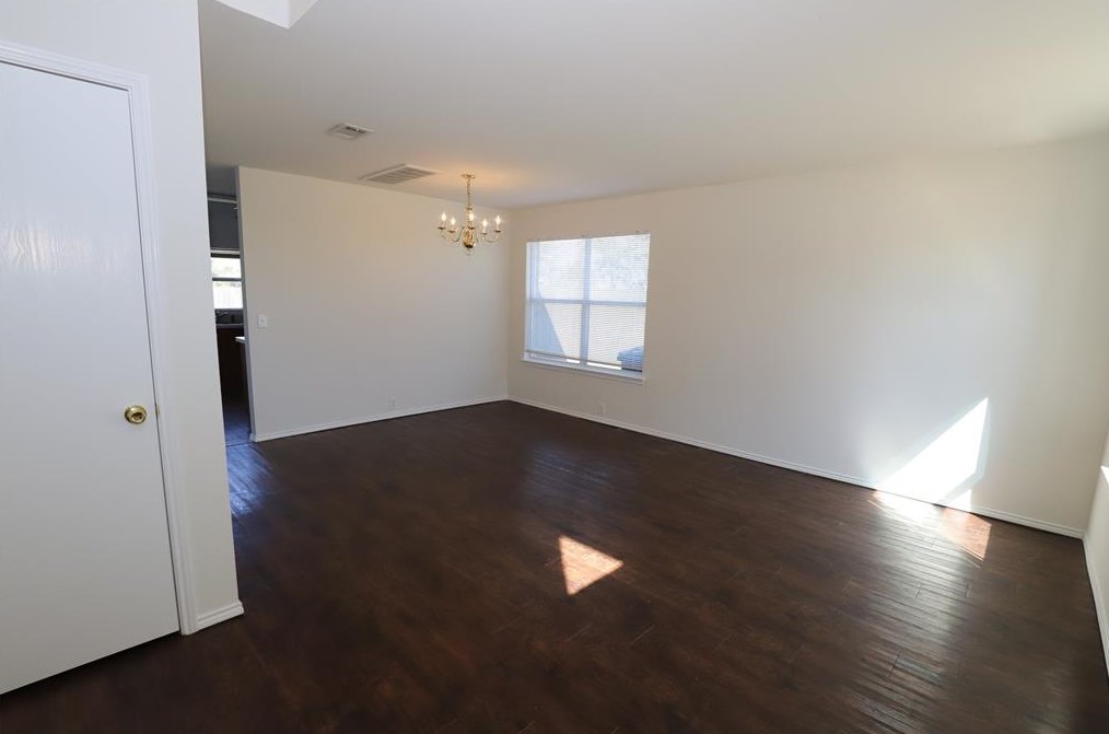 1825 Crested Butte Dr, Fort Worth, TX 76131