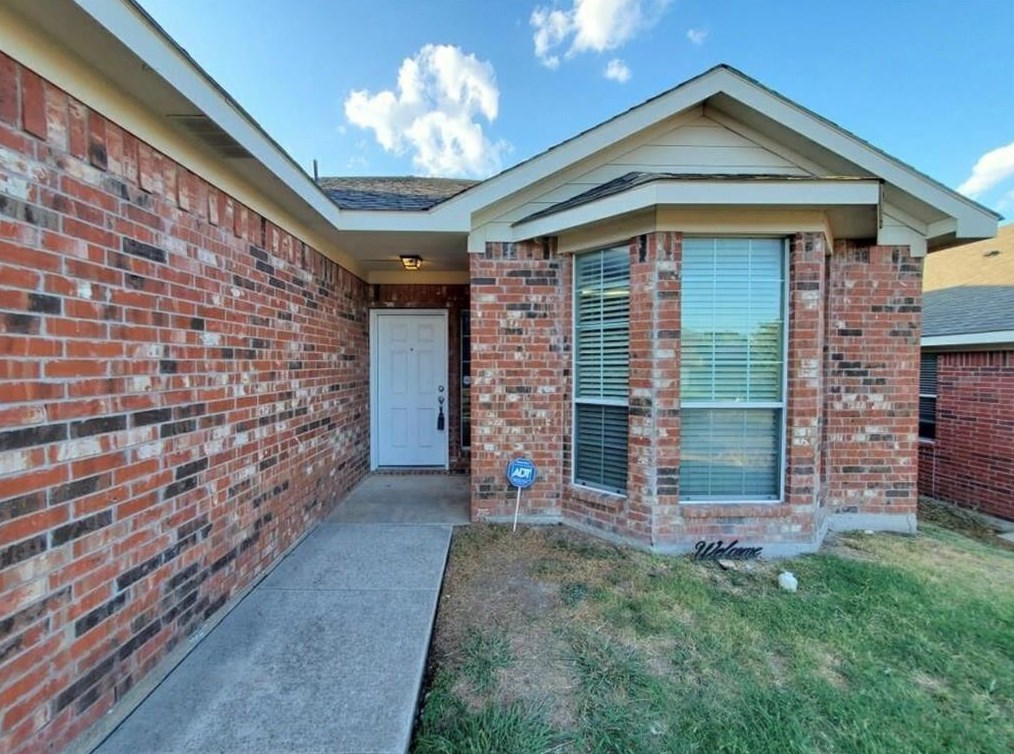 9932 Legacy Dr, Fort Worth, TX 76108