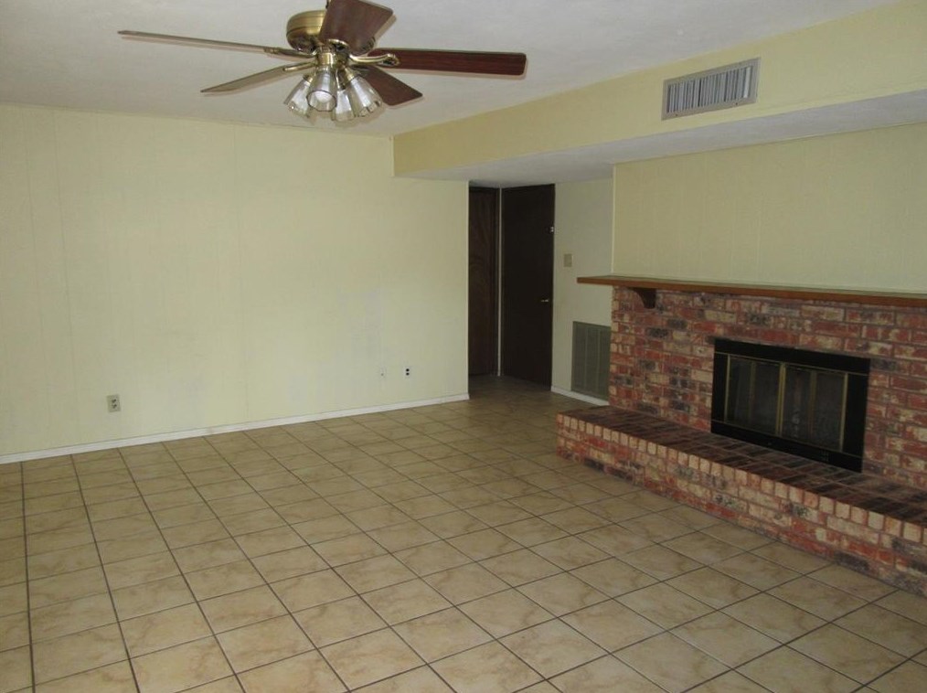 9106 Willowbrook Dr, Rowlett, TX 75088