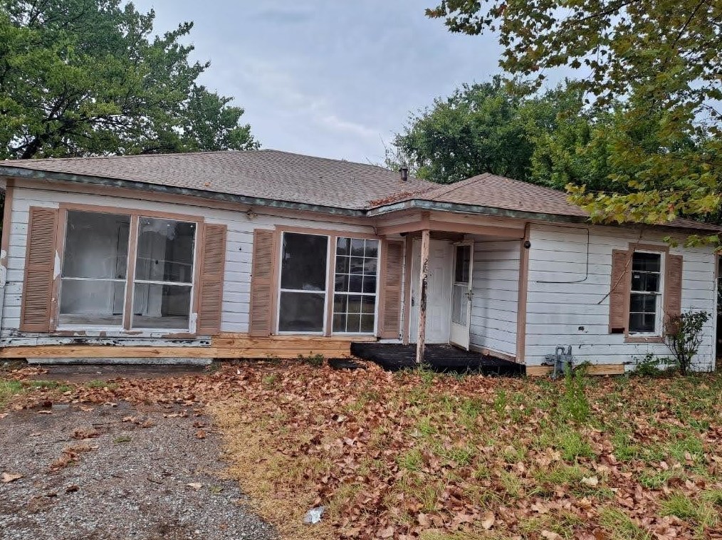 2622 Crystal Dr, Mesquite, TX 75180-1410