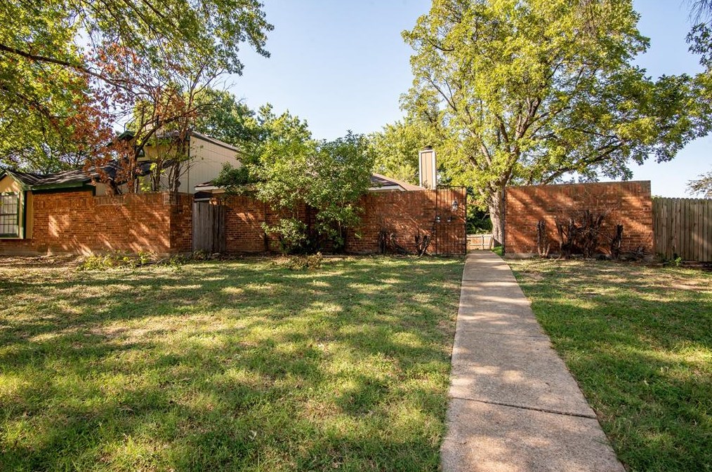 10343 Ridge Oak St, Dallas, TX 75227-7653