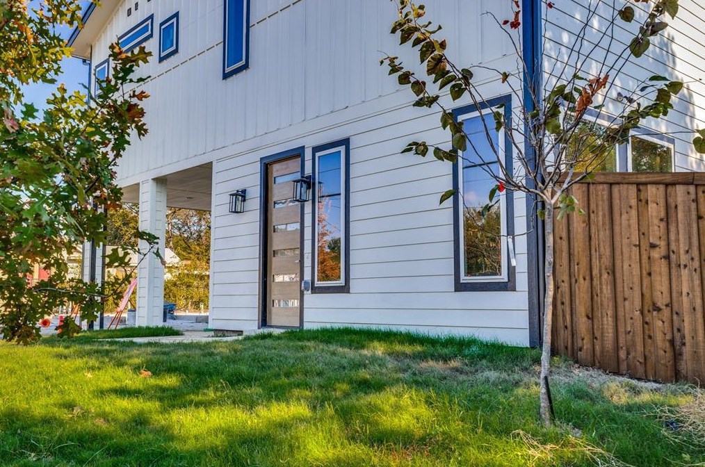 2116 Shea Rd, Dallas, TX 75235-4338