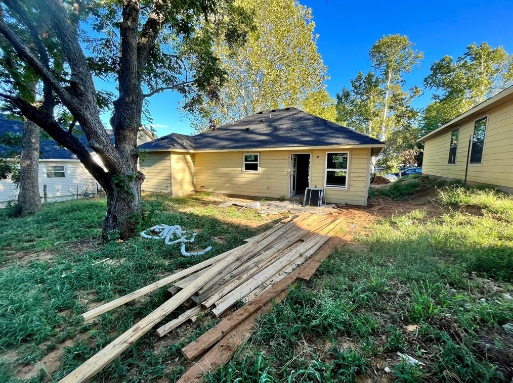 108 Buchanan St, Whitesboro, TX 76273-1802