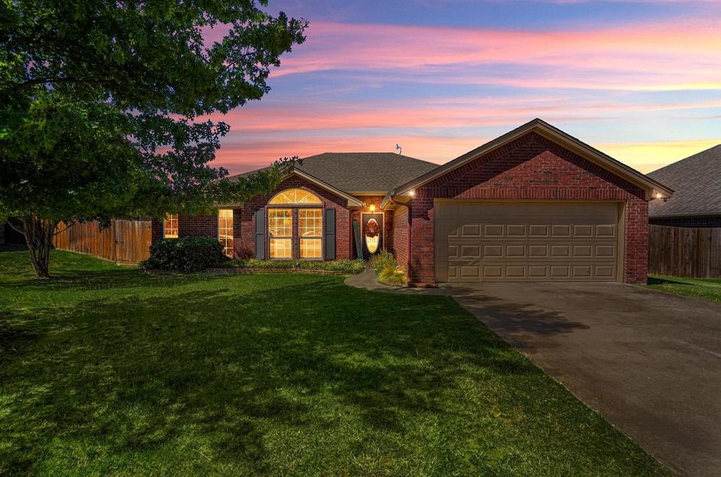 2207 Springhill Ct, Mineral Wells, TX 76067-3134