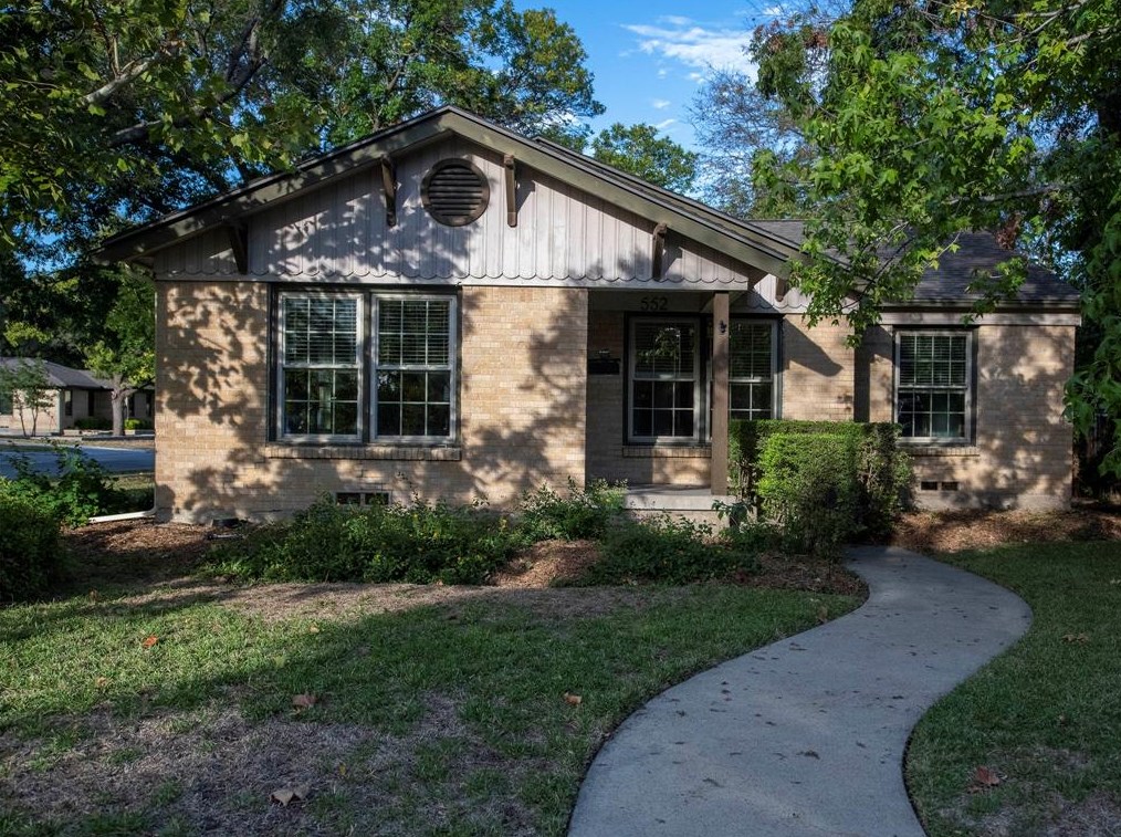 552 Brookhurst Dr, Dallas, TX 75218