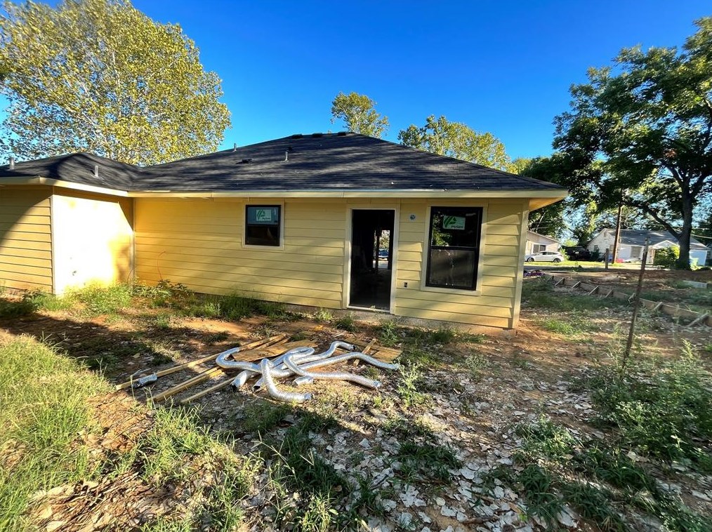 110 Buchanan St, Whitesboro, TX 76273-1802