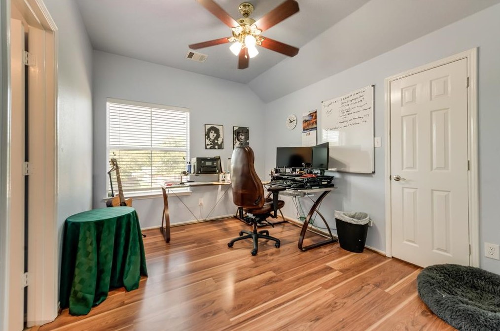 3408 Fallbrook Dr, Mesquite TX 75182-4018 exterior