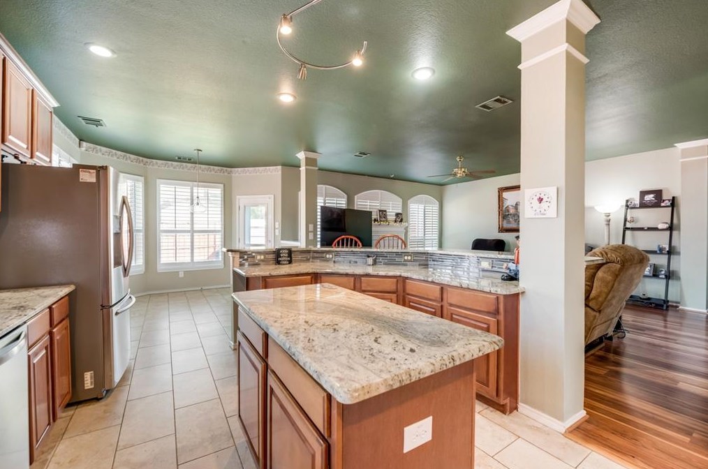 3408 Fallbrook Dr, Mesquite TX 75182-4018 exterior