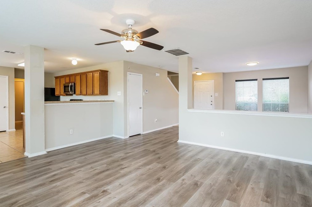 9053 Trail Blazer Dr, Fort Worth, TX 76131