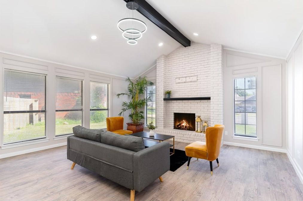 1663 Riverway Bnd Cir, Dallas TX  75217-2645 exterior