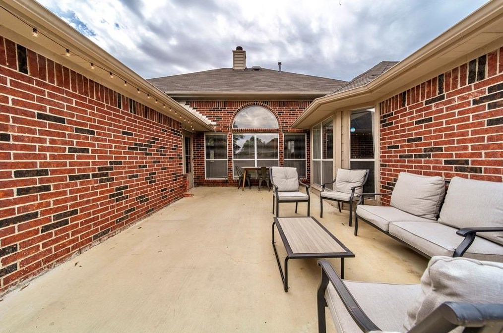 2300 Austin Dr, Mesquite TX 75181-1737 exterior